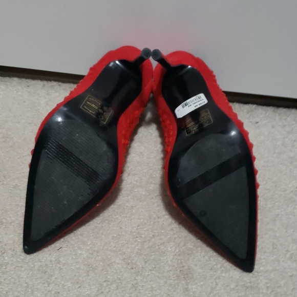 Heels - Picture 3 of 5